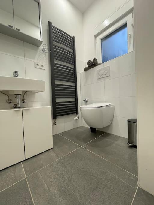 Exklusive Flughafen-Messe Apartment Naehe Duesseldorf ดุยส์บูร์ก ภายนอก รูปภาพ